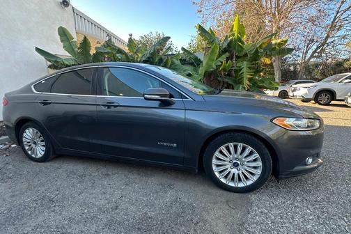 2015 Ford Fusion Hybrid SE