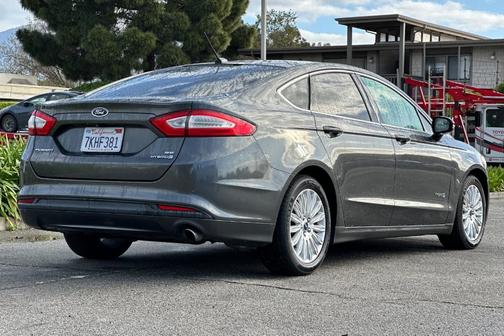 2015 Ford Fusion Hybrid SE