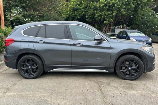 Mineral Gray Metallic 2018 BMW X1 xDrive28i