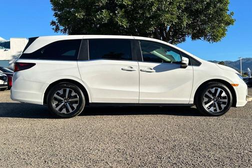Platinum White Pearl 2026 Honda Odyssey EX-L