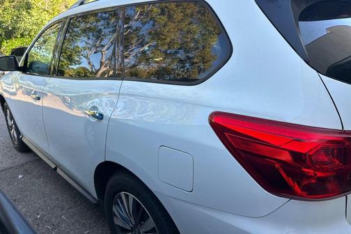 Glacier White 2020 Nissan Pathfinder S