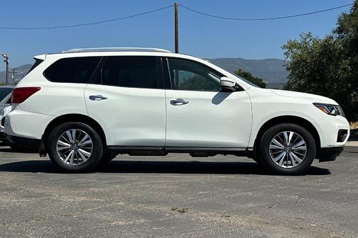 Glacier White 2020 Nissan Pathfinder S