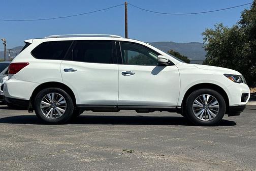Glacier White 2020 Nissan Pathfinder S