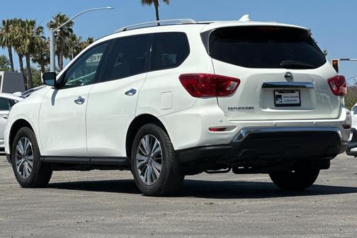 Glacier White 2020 Nissan Pathfinder S