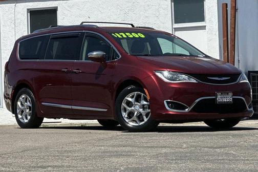 Velvet Red Pearlcoat 2018 Chrysler Pacifica Limited