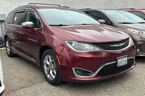 Velvet Red Pearlcoat 2018 Chrysler Pacifica Limited