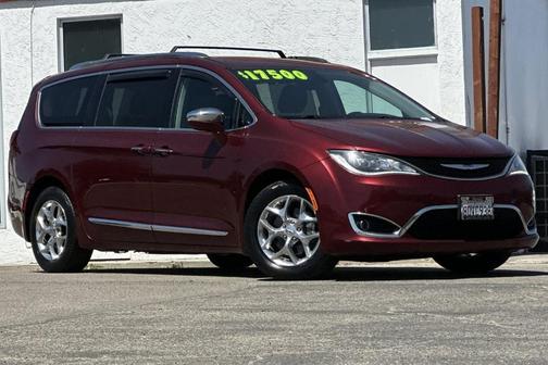 Velvet Red Pearlcoat 2018 Chrysler Pacifica Limited