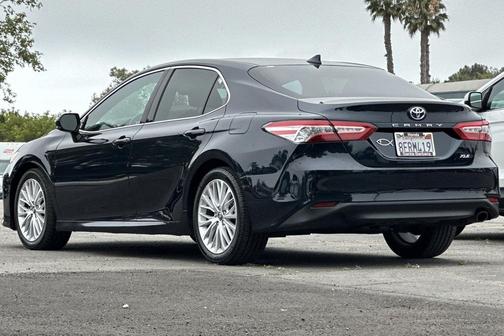 Galactic Aqua 2018 Toyota Camry XLE
