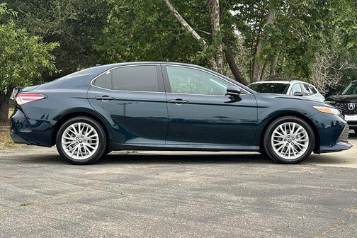 Galactic Aqua 2018 Toyota Camry XLE