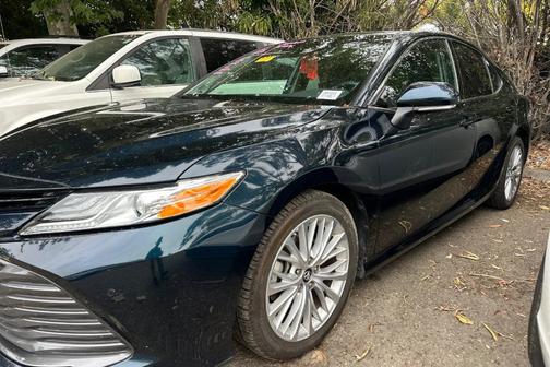 Galactic Aqua 2018 Toyota Camry XLE
