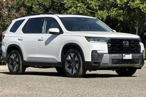 White Diamond Pearl 2026 Honda Pilot Touring