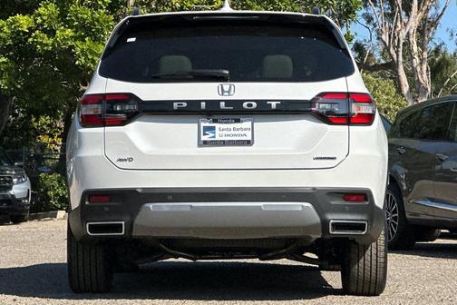 White Diamond Pearl 2026 Honda Pilot Touring