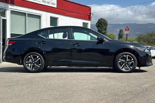 Black 2024 Nissan Sentra SV