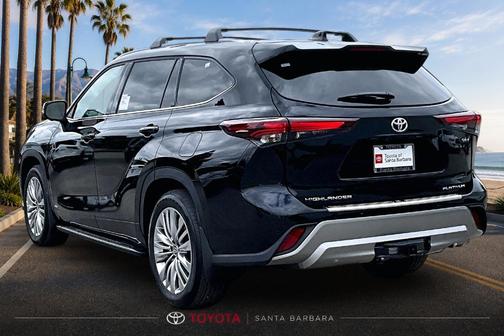 2026 Toyota Highlander Hybrid Platinum