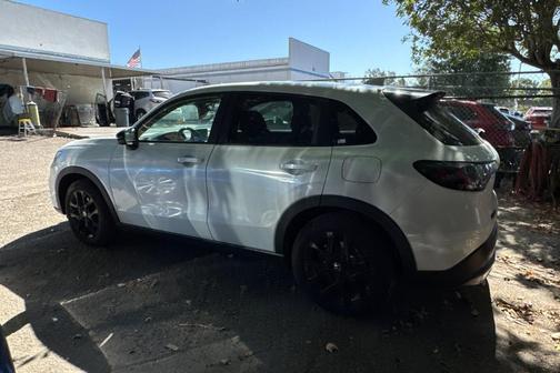 Platinum White Pearl 2024 Honda HR-V Sport