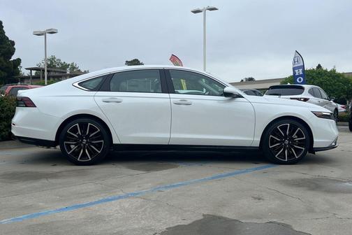 Platinum White Pearl 2026 Honda Accord Hybrid Touring