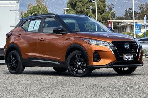 2021 Nissan Kicks SR