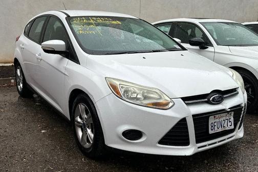 Oxford White 2013 Ford Focus SE