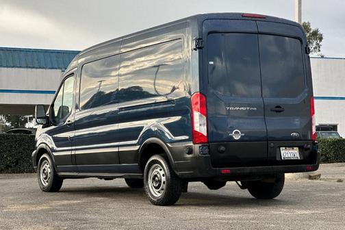 2015 Ford Transit-250 148 WB Medium Roof Cargo