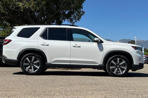 2025 Honda Pilot Touring