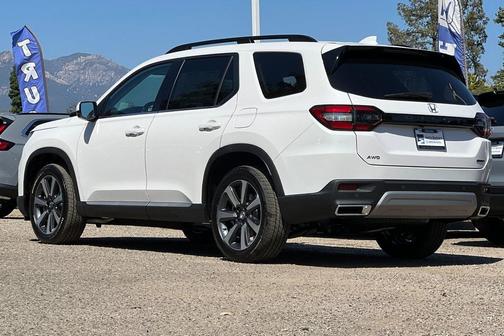 2025 Honda Pilot Touring