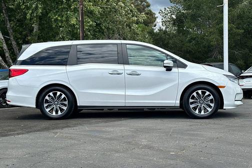 Platinum White Pearl 2023 Honda Odyssey EX-L