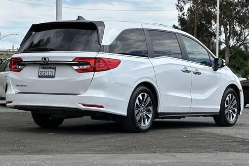Platinum White Pearl 2023 Honda Odyssey EX-L
