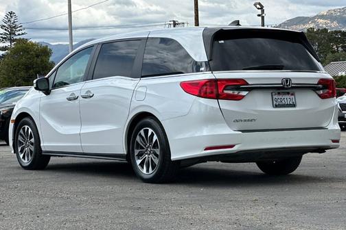 Platinum White Pearl 2023 Honda Odyssey EX-L