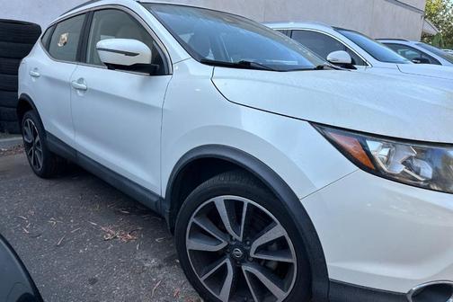 White 2018 Nissan Rogue Sport SL