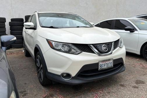 White 2018 Nissan Rogue Sport SL