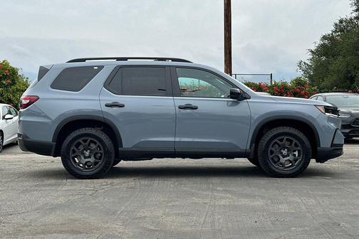 Sonic Gray Pearl 2025 Honda Pilot TrailSport