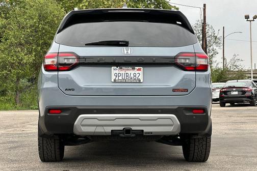 Sonic Gray Pearl 2025 Honda Pilot TrailSport