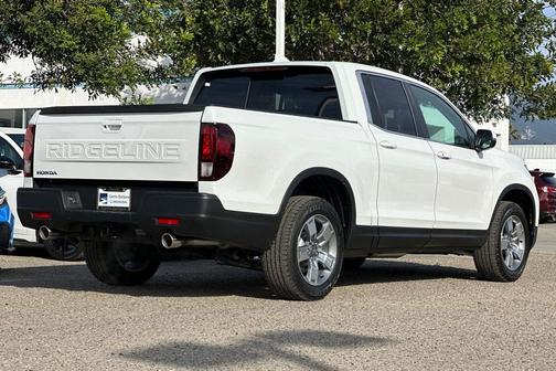 Platinum White Pearl 2026 Honda Ridgeline RTL