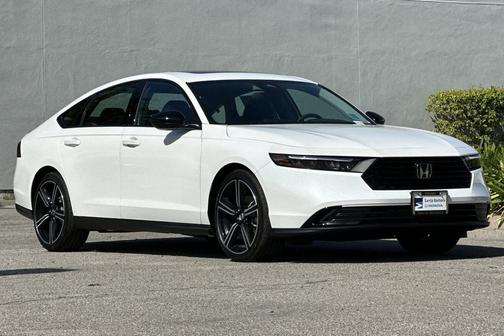 Platinum White Pearl 2026 Honda Accord SE