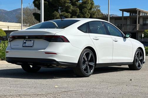 Platinum White Pearl 2026 Honda Accord SE