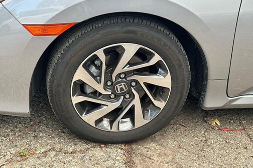 Lunar Silver Metallic 2018 Honda Civic EX