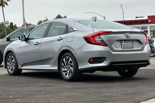 Lunar Silver Metallic 2018 Honda Civic EX