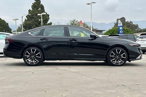 Crystal Black Pearl 2026 Honda Accord Hybrid Touring
