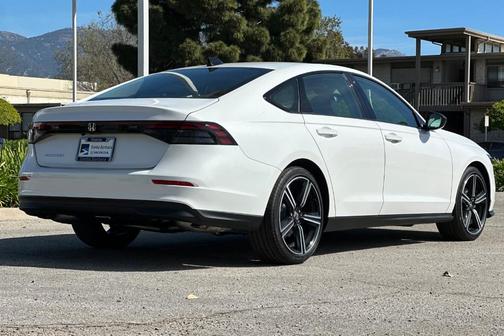 Platinum 2026 Honda Accord SE
