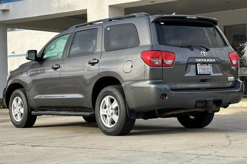 2017 Toyota Sequoia SR5