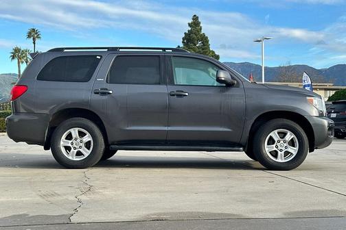 2017 Toyota Sequoia SR5