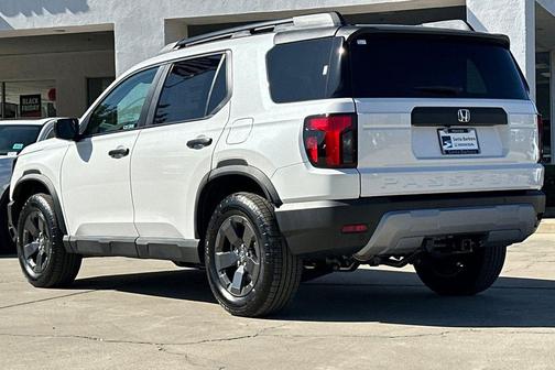 Platinum White Pearl 2026 Honda Passport RTL Towing