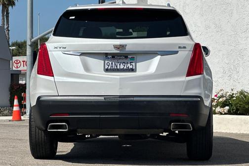 Crystal White Tri-Coat 2018 Cadillac XT5 Base