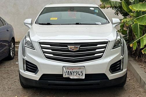 Crystal White Tri-Coat 2018 Cadillac XT5 Base