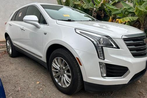 Crystal White Tri-Coat 2018 Cadillac XT5 Base