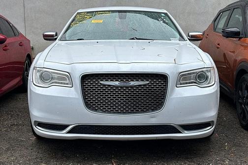 2018 Chrysler 300 Touring