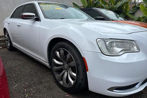 2018 Chrysler 300 Touring