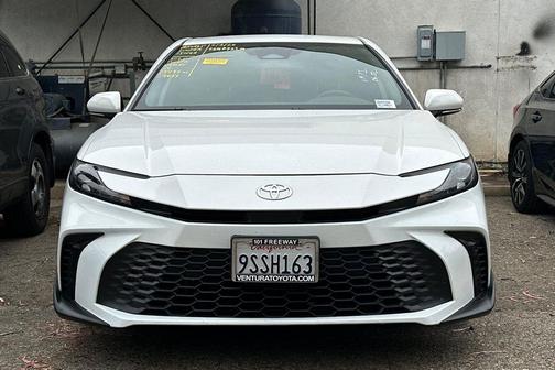 Ice 2025 Toyota Camry SE