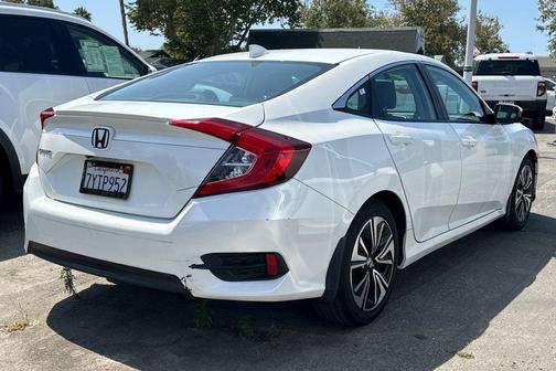 White 2017 Honda Civic EX-L