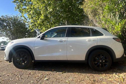 Platinum White Pearl 2024 Honda HR-V Sport